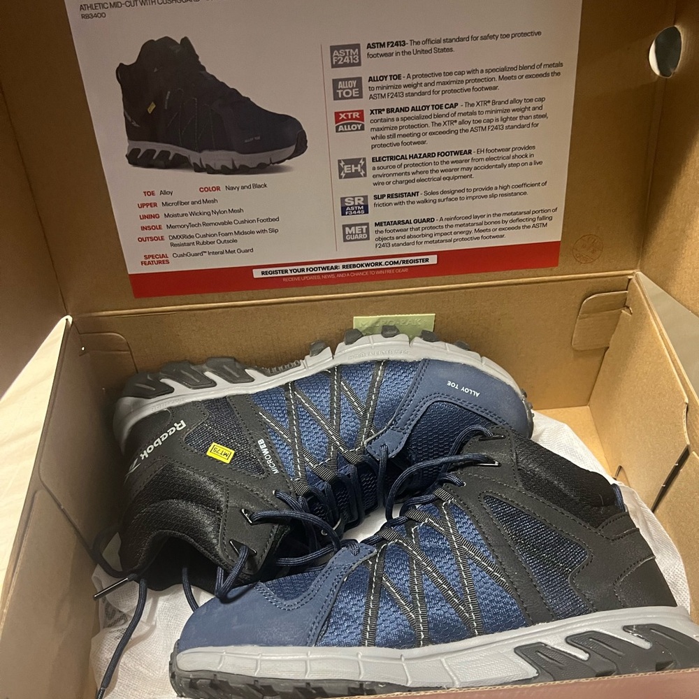 Reebok alloy toe work boot/shoe